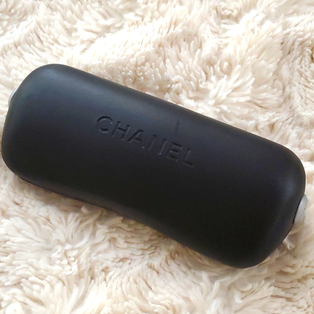 👓 Authentic Chanel Sunglassess Hard Case